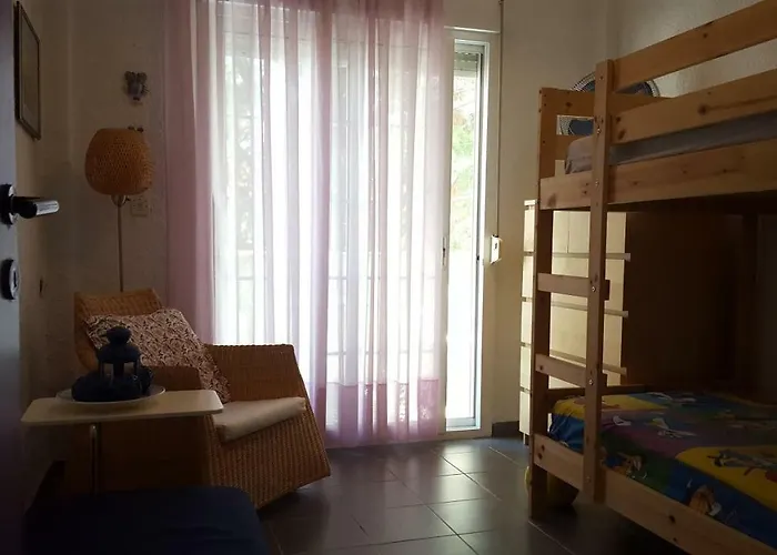 Cozy Summer House By The Tatil Evi